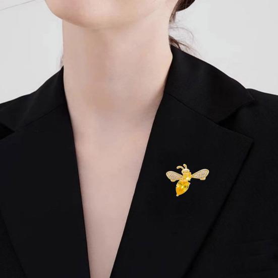 Mini Brooch Dazzling Rhinestone Inlay Bee Shape Zinc Alloy Pin Suits Coats Sweaters Scarves Badge Outfit Accessory
