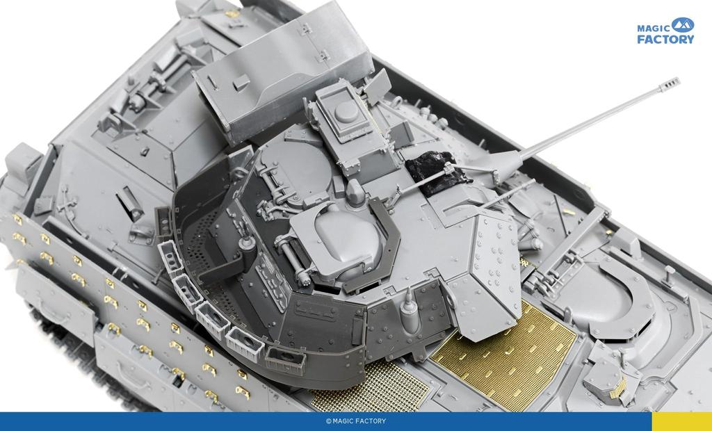 Magic Factory M2A2 Bradley Infantry Fighting Vehicle Army 47th Independent Mechanized Brigade Plastic Model MGF2007 1/35 ODS-SA