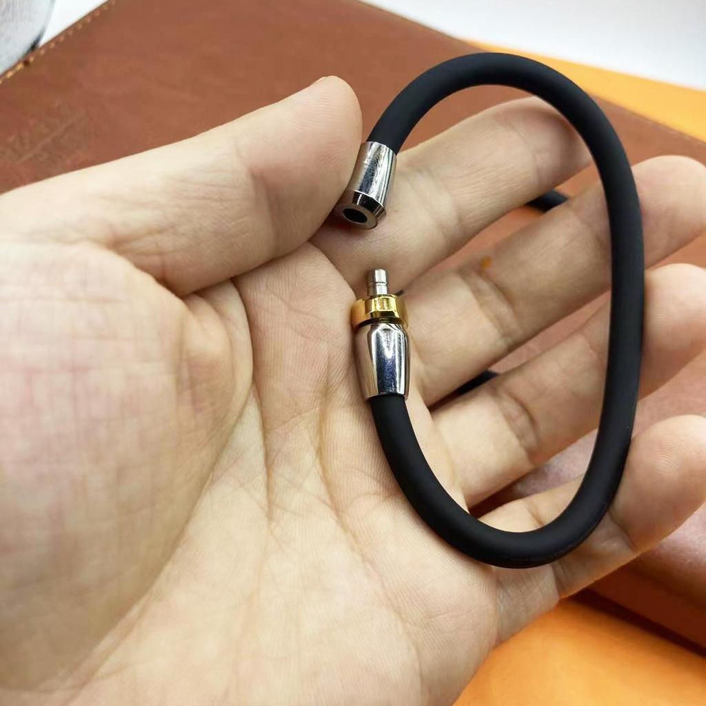 Versatile Non-Magnetic Buckle Silicone Sports Choker with Gold Titanium Ring and Buddha Amulet