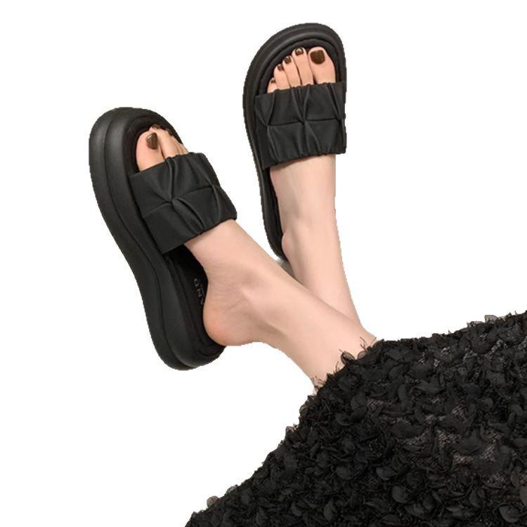 Slippers Women's Summer Wear 2025 New Fashion Thick-bottomed Muffin Sandals Internet Celebrity Super Fire Beach Folds One-word Drag