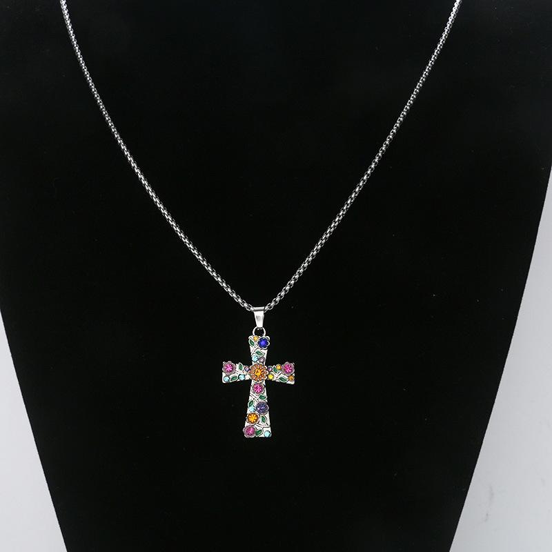New Fashionable Color Inlaid Zircon Cross Pendant Necklace, Men s and Women s Personalized Trendy Zircon Accessories