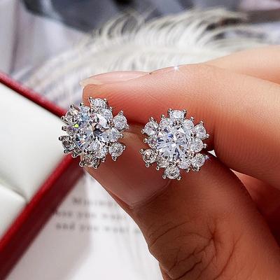 Cercei Stud Creativi Huitan în Formă de Floare pentru Femei cu Zirconiu Cubic Rotund Strălucitor Complet Modă Lux Luxos Bijuterii de Nuntă Livrare Directă
