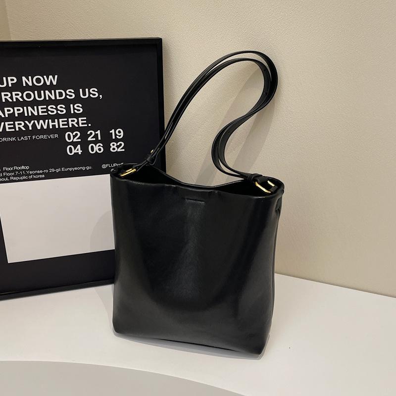 Ins Trendy Women's Bag 2025 Winter New Korean Bucket Bag Simple Large-capacity Tote Bag