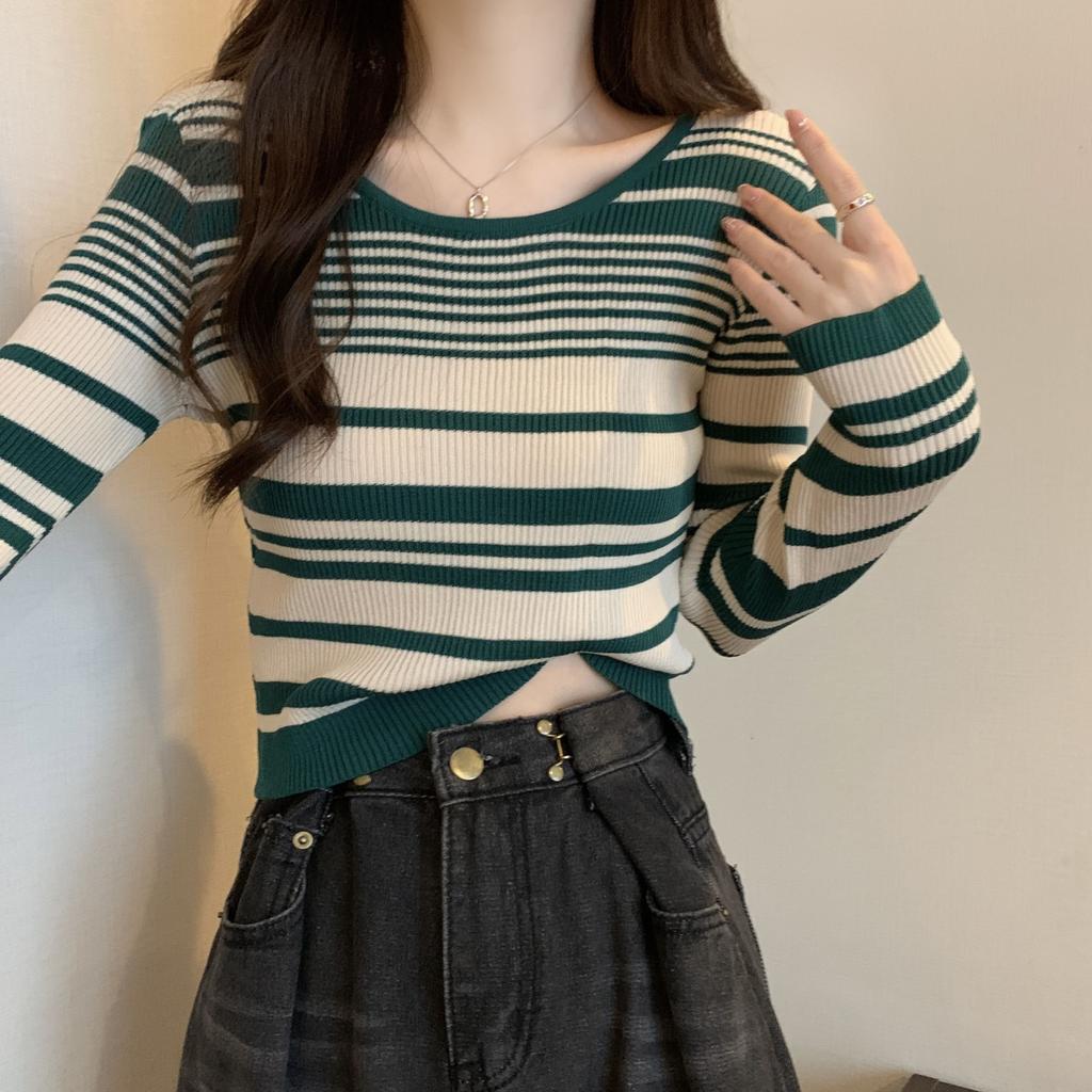 Women's Short and Unique Striped Long Sleeve T-shirt Knitted Base Top Slimming Blouse with Design Sense