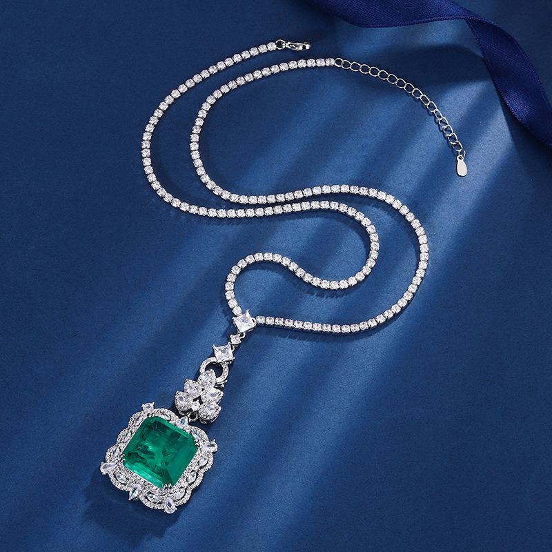 Bijuterii Cupru Fund Placat cu Aur Culoare Simulație Tezaur Pătrat 18 * 18 Temperament Lux Colier cu Pandantiv Femei