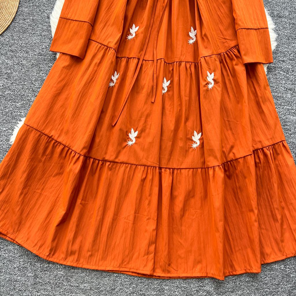 Vintage Western Style Embroidered V-neck Strap Up Waist Long Sleeve Dress for Women French Elegant Grand Swing Long Dress