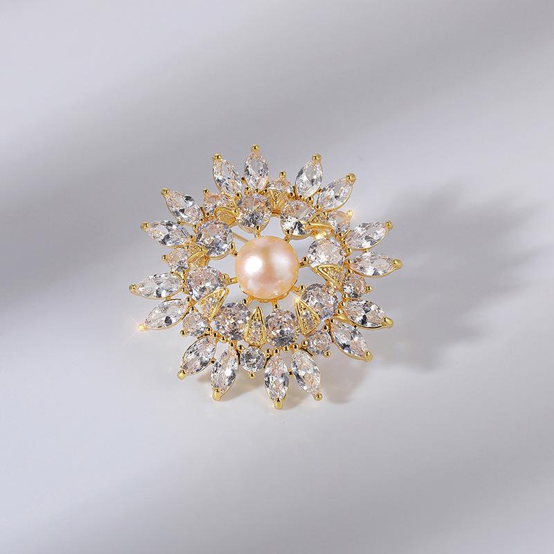 Bo Xin Yun High-End Zirconia Snowflake  Freshwater Pearl Brooch: Elegant Coat Accessory  Corsage Christmas Gift Pin