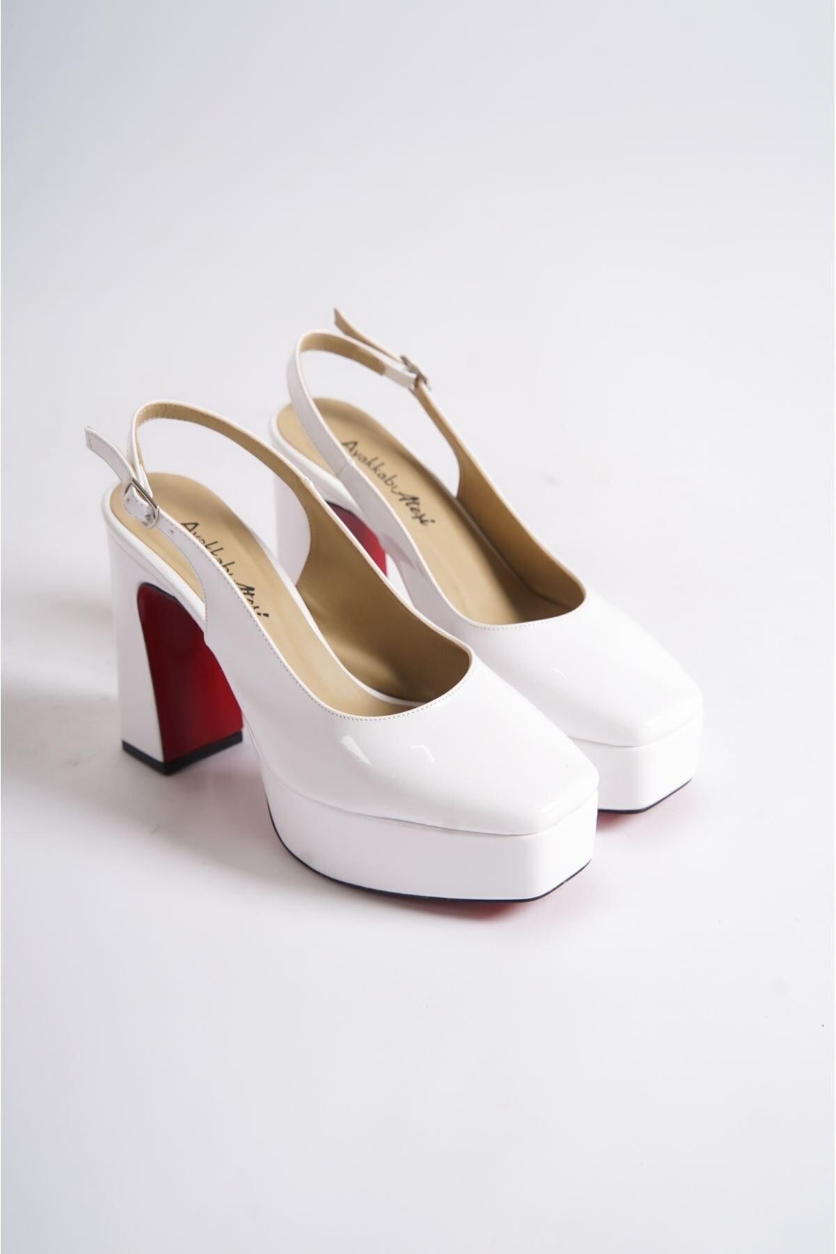 

Women s Fashion Style Special Design White Patent Leather Mid Heeled Heeled Shoes 36