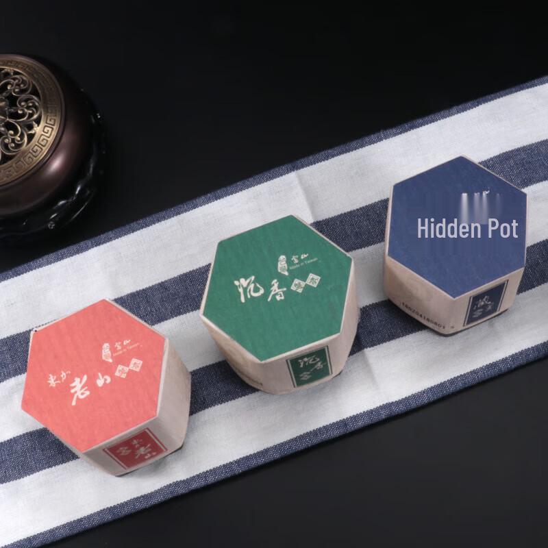 ecoco Agarwood & Sandalwood Scented Candles