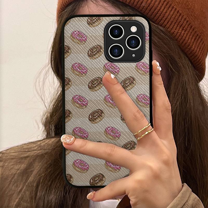 

Милый чехол для телефона с мультяшным пончиком, жесткий кожаный чехол для iPhone 11 12 13 Mini Pro Max 8 7 Plus SE 2020 X XR XS Coque iphone 13promax3