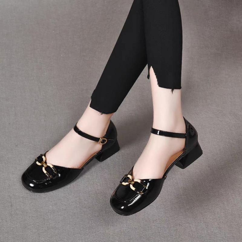 Fashion patent leather hollow sandals summer 2025 new Korean version women's shoes soft sole round head fashion shallow mouth single shoes women
