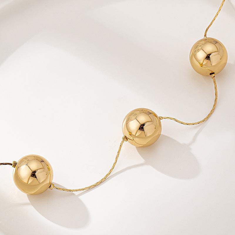 Colier de damă la modă cu mărgele rotunde