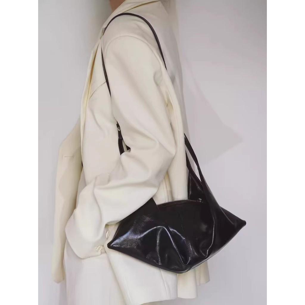 Ielgy Lazy Style One-Shoulder Messenger Portable Croissant Bag