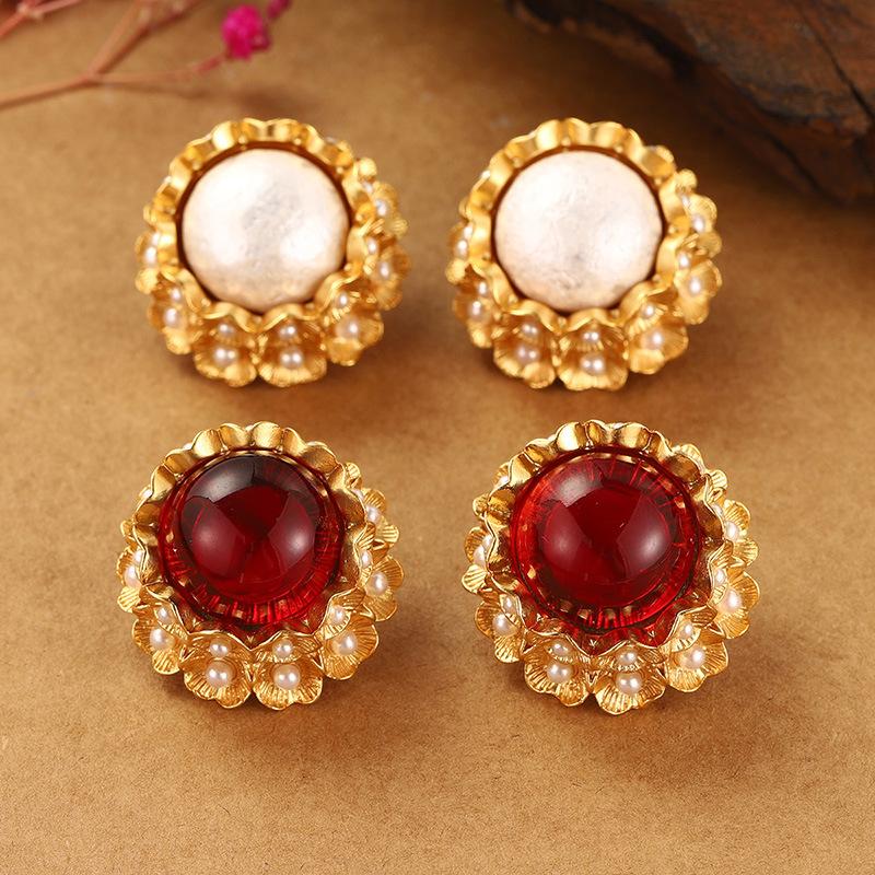 Pearl flower stud earrings retro news temperament 925 earrings women's 2026 new high-end summer light luxury French earrings