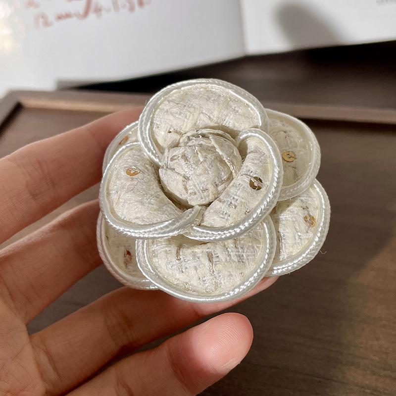 Elegante Kamelienblütenbrosche: High-End Stil Korsagen-Nadel für Pullover und Mäntel