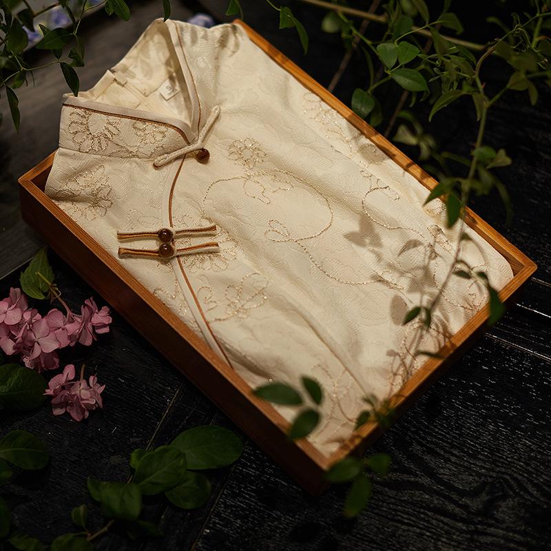 Abito Cheongsam in pizzo Manica a tre punti Cheongsam tradizionale lungo migliorato