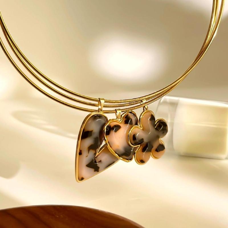 Stylish Leopard Print Acrylic Pendant Necklace Heart/Flower Charm Neckchain Lightweight Trendy Jewelry Gift