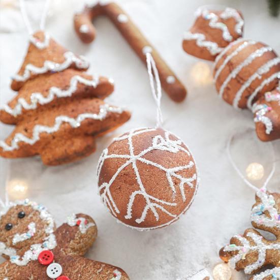 Christmas Ornaments 3D Foam Gingerbread/Star/Candy Cane Christmas Decoration Sticky Powder Hanging Decor for Xmas Tree