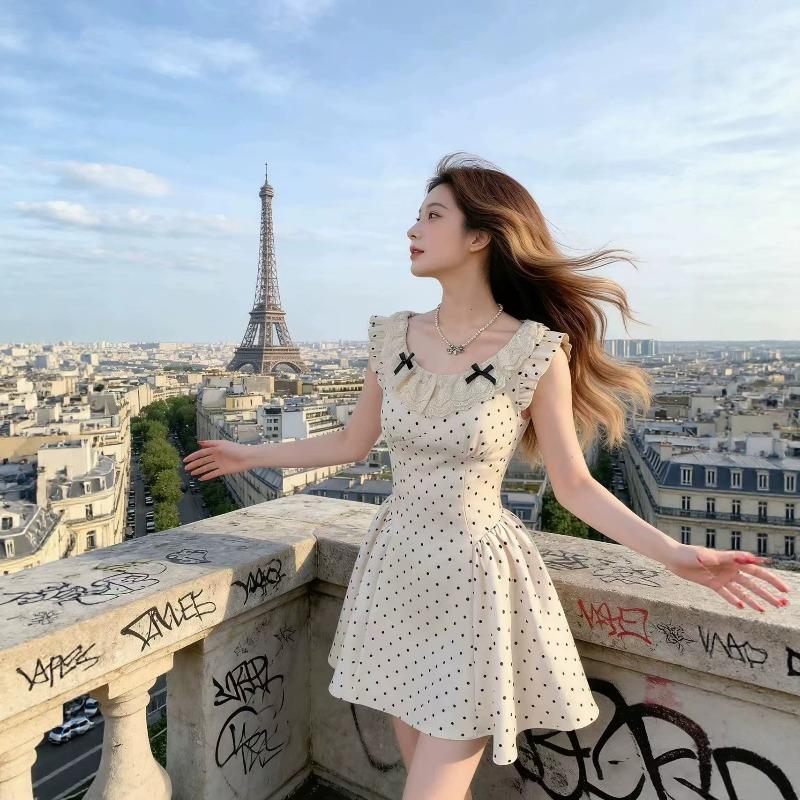 New French Style Polka Dot Mini Dress Women's Ruffled Sleeveless A Line Dress with Bow Details Sweet Lace Collar Dress for Paris Vacation Date Night