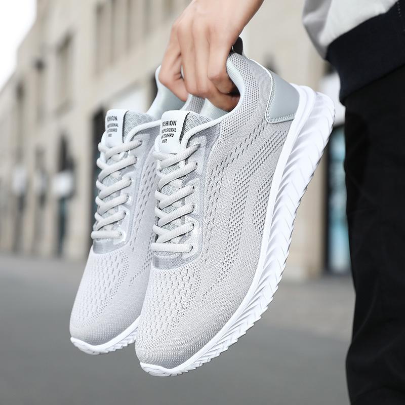 

Новые мужские спортивные туфли с мушками, модный тренд, простые однотонные легкие повседневные туфли, тренд, удобные мужские кроссовки для бега 44 серый