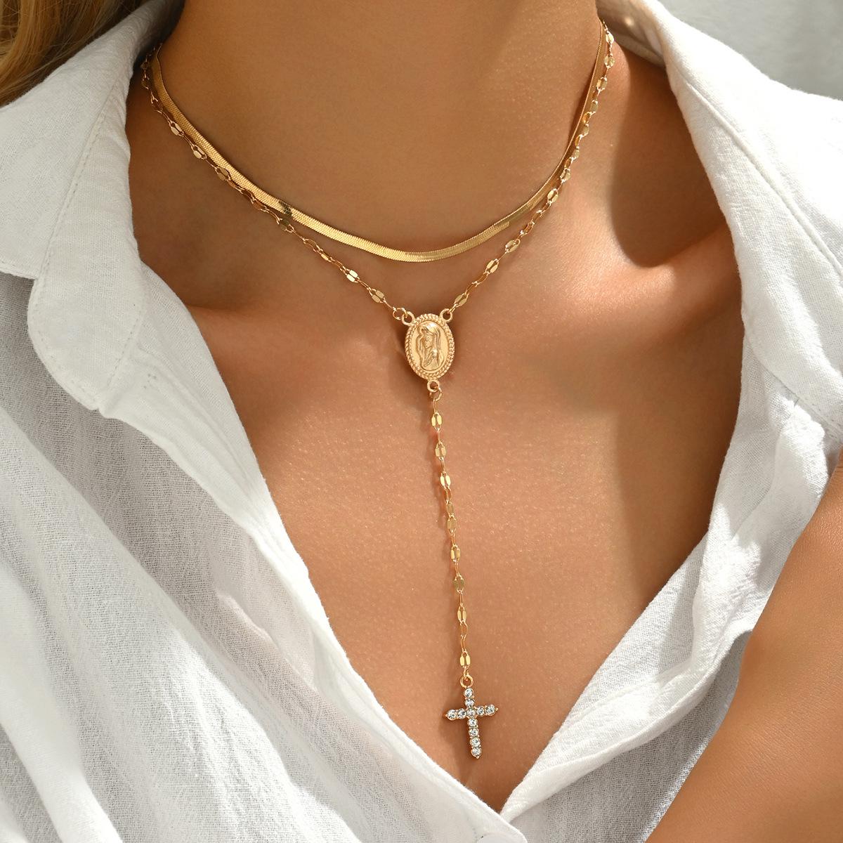 

Cross Pendant & Rhinestone Necklace 2-Piece Set – Women s Fashion Flat Snake Chain & Clavicle Chain.
