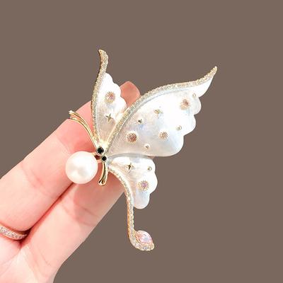 High-End Luxury Pearl Smart Butterfly Brooch Personalized Temperament Suit Pin Fashion Crystal Brooch Accessories