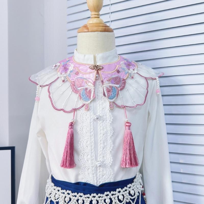 Traditioneller chinesischer Stil Perlenbesetzte Quasten Falscher Kragen Bestickter Schmetterling Blume Kleine Wolke Schulterschal Wickeltuch