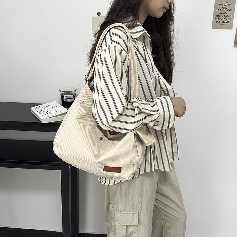 2024 velkokapacitní taška dámská nová módní manšestrová taška přes rameno velká taška přes rameno luxusní cestovní taška Tide