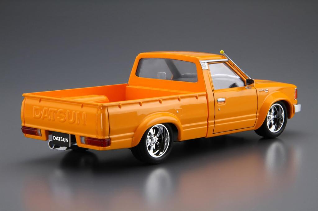 Aoshima Bunka Kyozai The Model Car 720 Datsun Truck Custom Plastic Model (AOSHIMA) 1/24 '82 (Nissan)