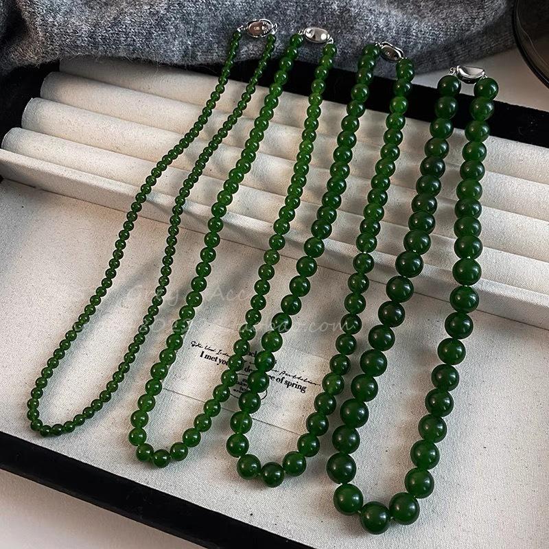Elegant Green Beaded Necklace with White Pearls and Premium Chain for Women