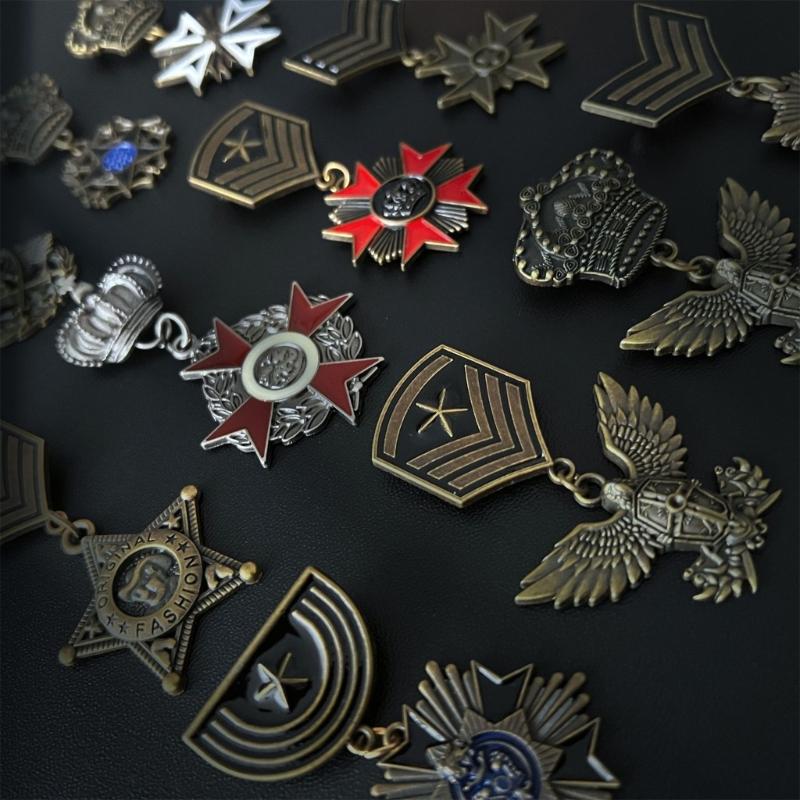 Antique Martial Enthusiast Badge Historical Value Collectible Emblem Badge Metal Pin for Clothes Decoration