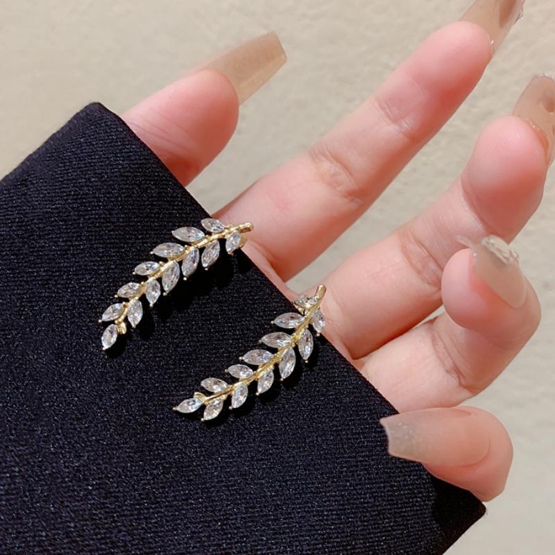 

Серьги с полыми листьями для женщин, модные винтажные хрустальные серьги-гвоздики, уникальный дизайн, серебряный, золотистый цвет, подарок девушке золотой