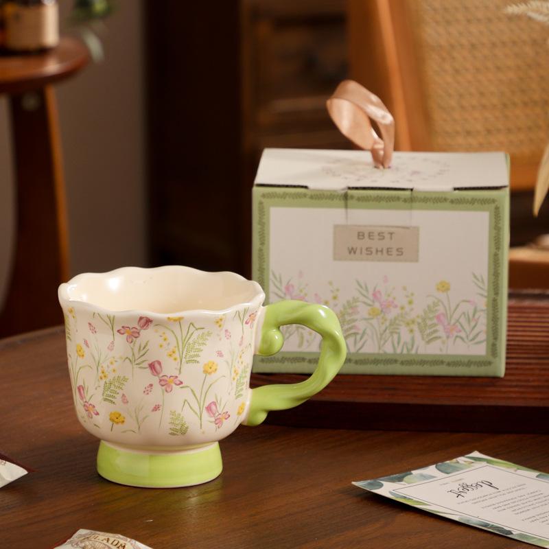 Retro Flower and Ceramic Mug Exquisite and Beautiful Drinking Cup Breakfast Coffee Souvenir for Girls