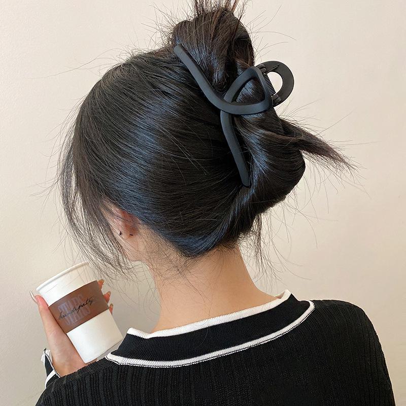 Stylish Large Hair Clip for Women with Chic Temperament