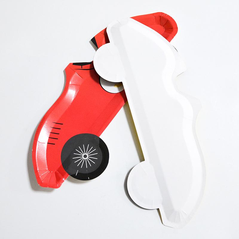 10 ks Závodní auto Jednorázové nádobí Potřeby pro chlapeckou narozeninovou oslavu Kreslené talíře z papíru ve tvaru auta Dekorace na oslavu Happy Birthday