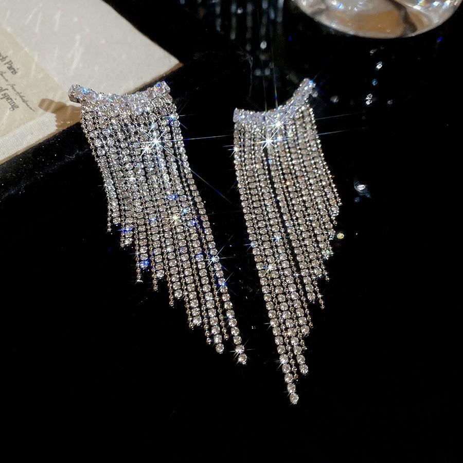 Diamond fringed stud earrings court style retro niche elegant temperament earrings earrings light luxury earrings