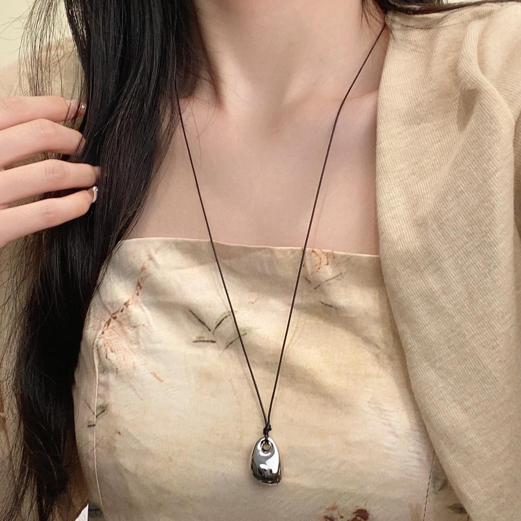 Premium Sweater Chain Titanium Steel Comb Necklace Women'S Silver Small Long Pendant Vintage Niche Design Accessories