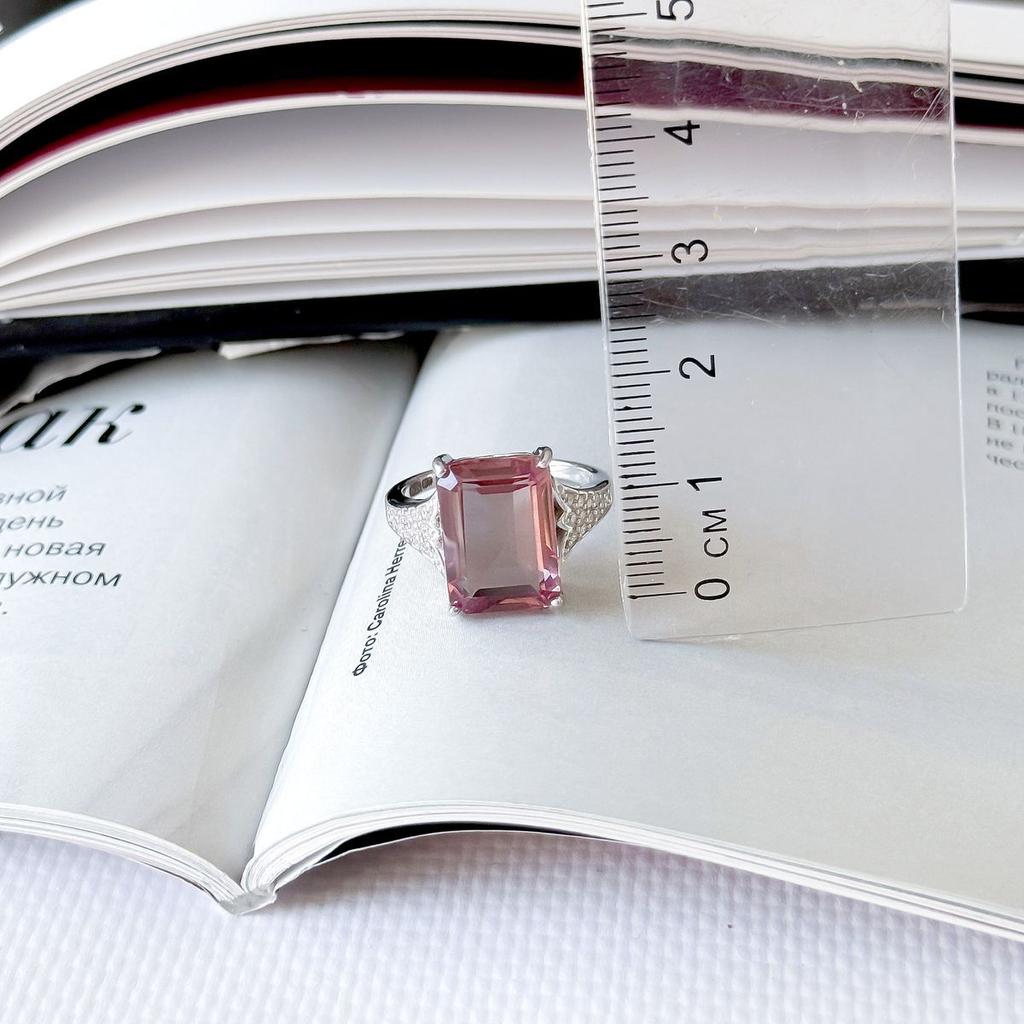 Silver Ring with Sultanite Sultanite 7.651ct, Weight of the Product 5.45 G (2163862)