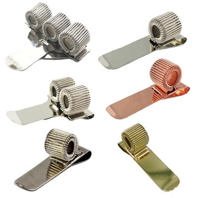 Přenosný kovový držák na pero Používá se pro zápisník a podložku na psaní Řeší problém často ztracených per Snadno se přenáší Flexibilní