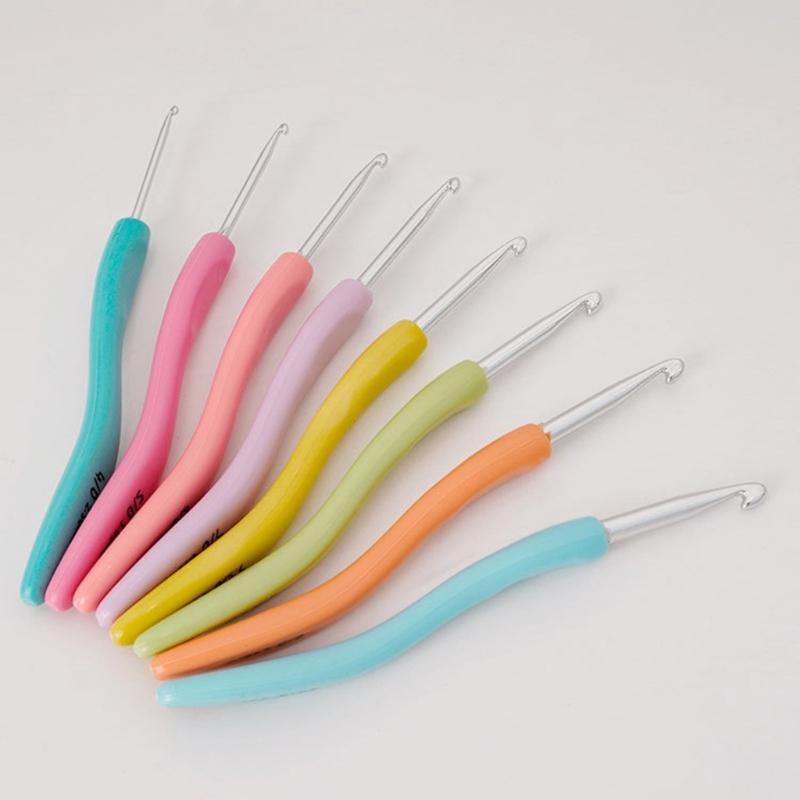 8Pcs Crochet Hook, Plastic Crochet Needle for Crocheting Yarns, Ergonomic Handle Crochet Hook Set, Crochet Needle Set
