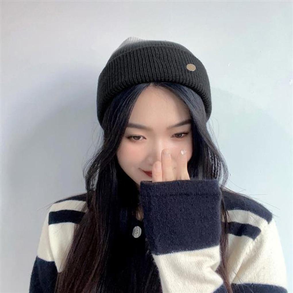 Gradient Knit Beanie (Black)