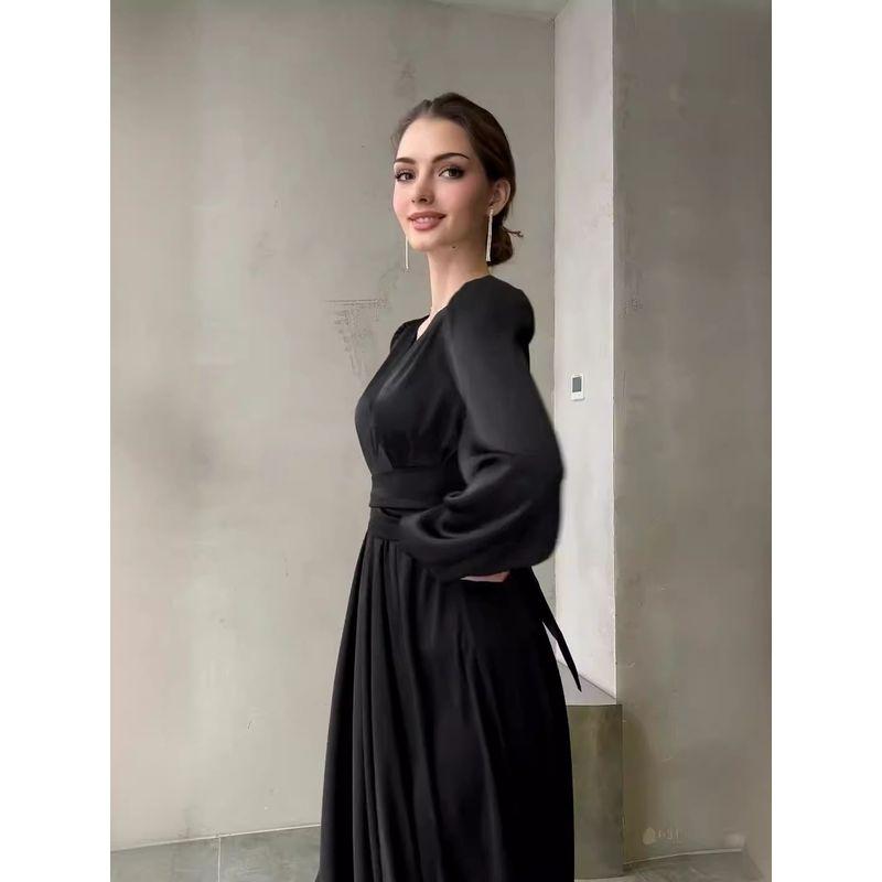 European and American V-neck Lace-up Waist Hugging Pleat Elegant Black French Style Long Dress Black Long Dress