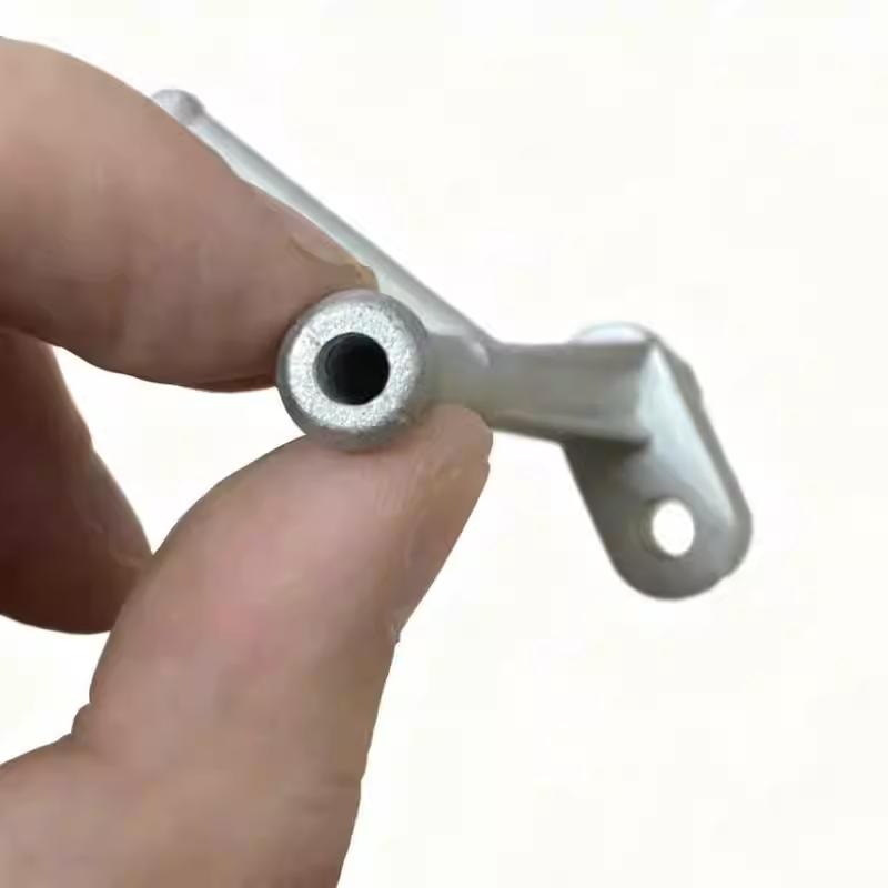Raccordo tubo a tre vie per tubo di troppo pieno della testata per Great Wall Haval Dargo 3a gen H6 H6S Mocha motore 4N20 1003920XEN01