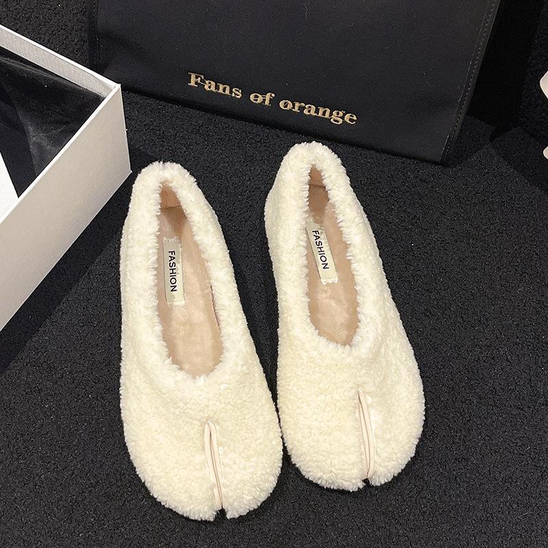 Fashion Round Toe Casual Woman Shoe Autumn Loafers Fur Shallow Mouth Boat New Fall Moccasin Flock Buckle Strap Leisure Rubber Solid Mary