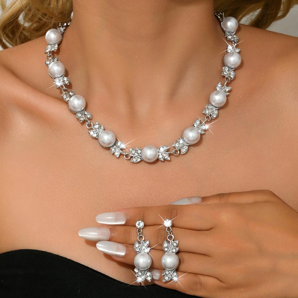 European and American Cross border Jewelry Pearl Necklace Earring Set for Female Brides Retro High end Design Sense Set