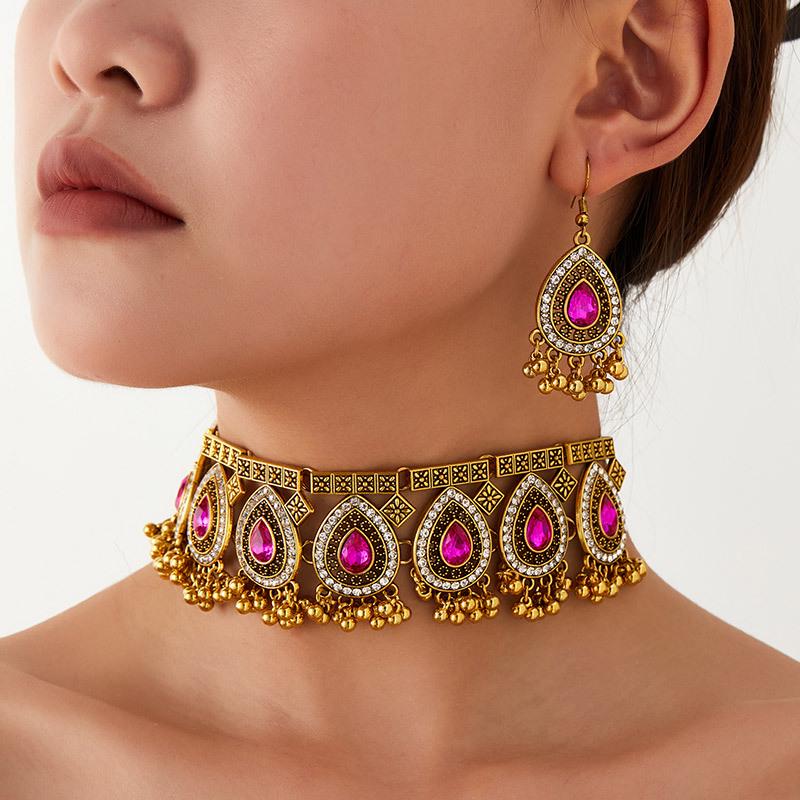 Elegant European Retro Gemstone Necklace & Earrings Set