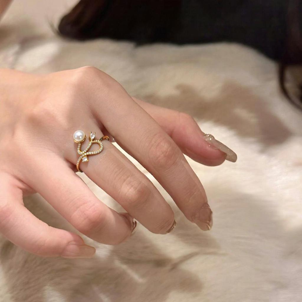 Natural Freshwater Pearl Ring with Micro Inlaid Zircon, Fashionable Line Design, Handmade Pearl Jewelry