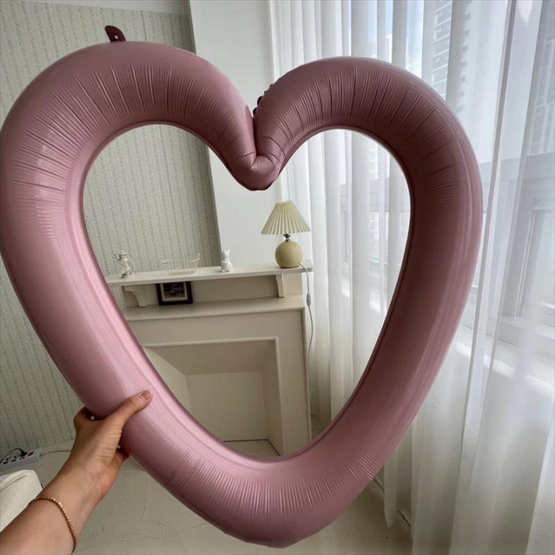 Large Heart-Shaped Aluminum Foil Balloon Frame for Party Decoration