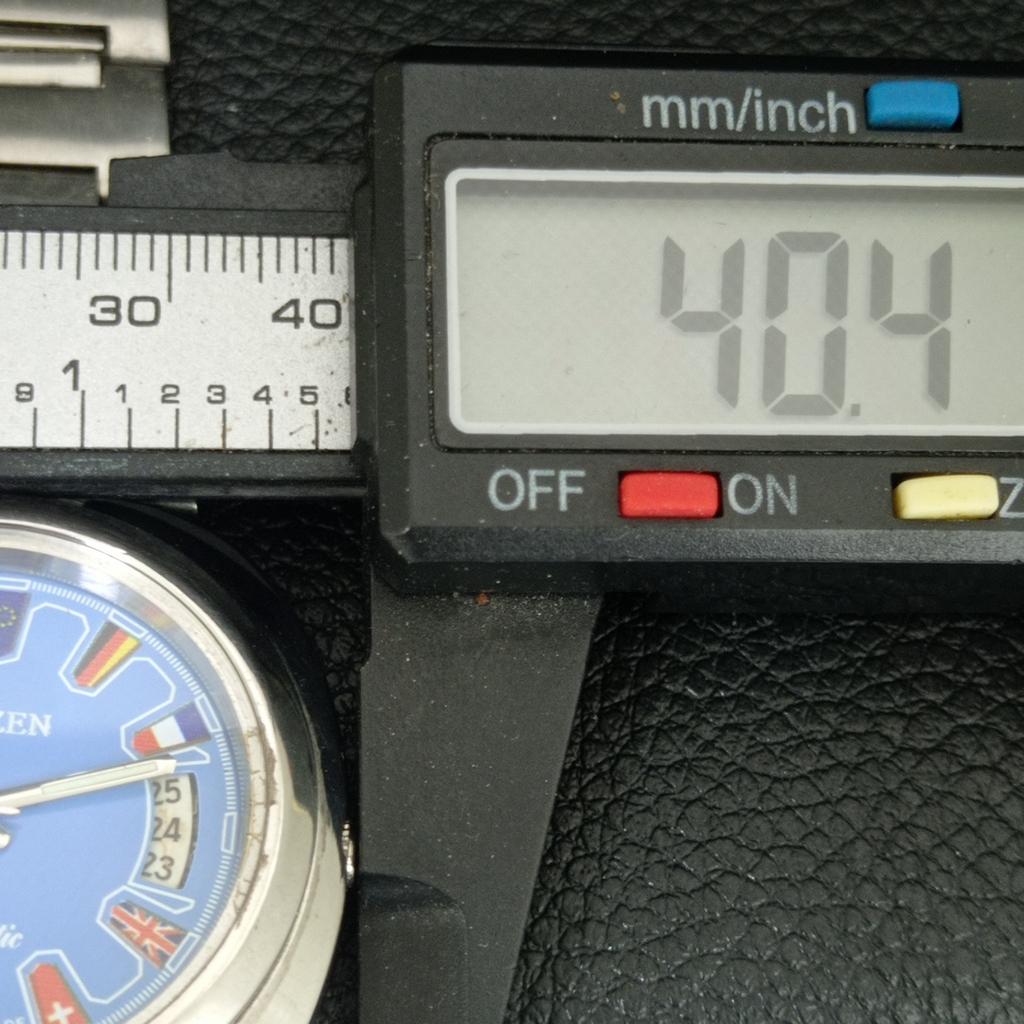 GENUINE VINTAGE CITIZEN AUTOMATIC 8200 JAPAN MENS BLUE DIAL WATCH a709325-1