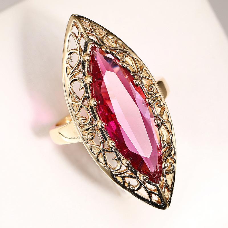 Bohemian style ring, ethnic style hollow pattern inlaid with imitation red zircon ring